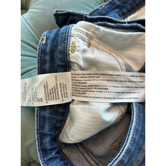 Abercrombie & Fitch Harper Low Rise Short Distressed Cuffed Size 27/4 - Picture 3 of 6